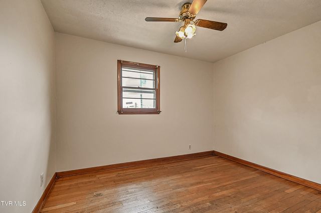 169 Denton Lane, Bristol, VA 24201