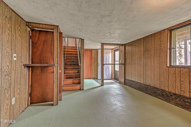 169 Denton Lane, Bristol, VA 24201