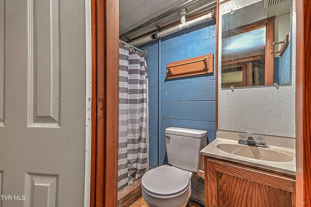 169 Denton Lane, Bristol, VA 24201