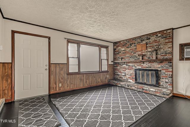 169 Denton Lane, Bristol, VA 24201