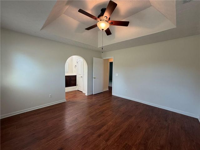 3040 Raymonds Court, Loganville, GA 30052
