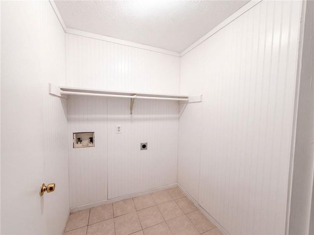 3040 Raymonds Court, Loganville, GA 30052