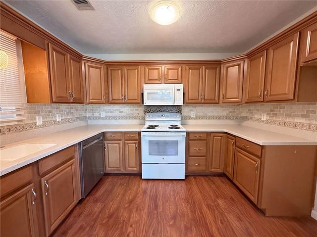 3040 Raymonds Court, Loganville, GA 30052