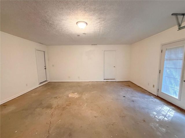 3040 Raymonds Court, Loganville, GA 30052