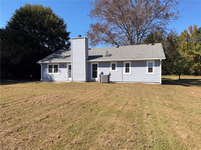3040 Raymonds Court, Loganville, GA 30052
