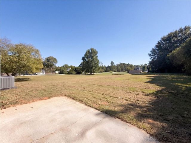 3040 Raymonds Court, Loganville, GA 30052