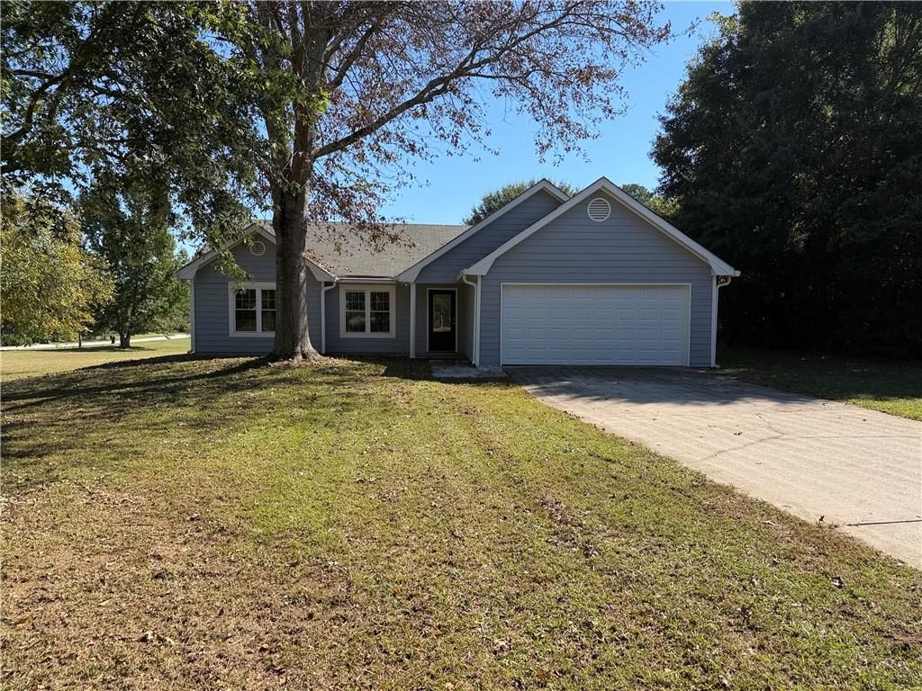 3040 Raymonds Court, Loganville, GA 30052
