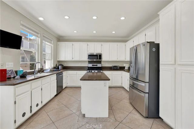 7861 Daisy, Huntington Beach, CA 92648