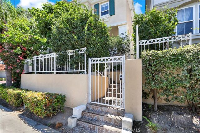 7861 Daisy, Huntington Beach, CA 92648