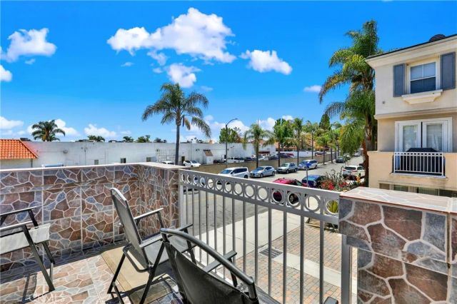 7861 Daisy, Huntington Beach, CA 92648