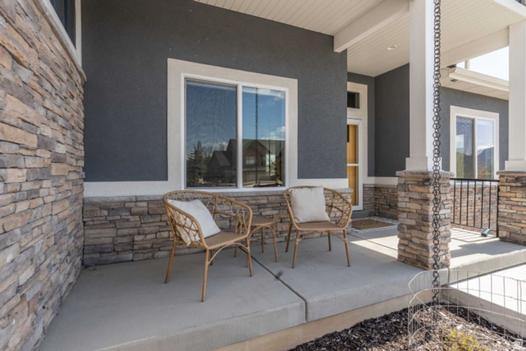 Image 8 of property listing at 3568 N ELKRIDGE TRL, Eden, UT 84310