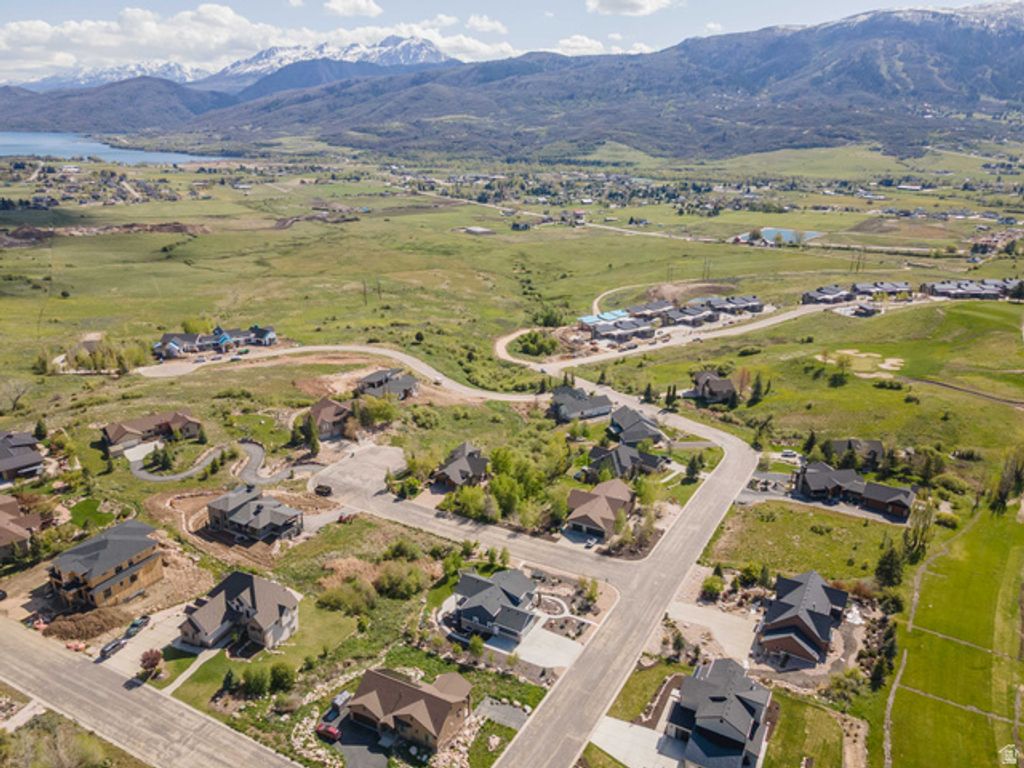 Image 10 of property listing at 3568 N ELKRIDGE TRL, Eden, UT 84310