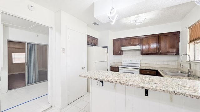 1107 Waverly Drive, Arlington, TX 76015