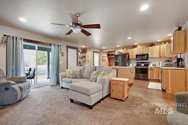 9339 Northview Rd, Middleton, ID 83644