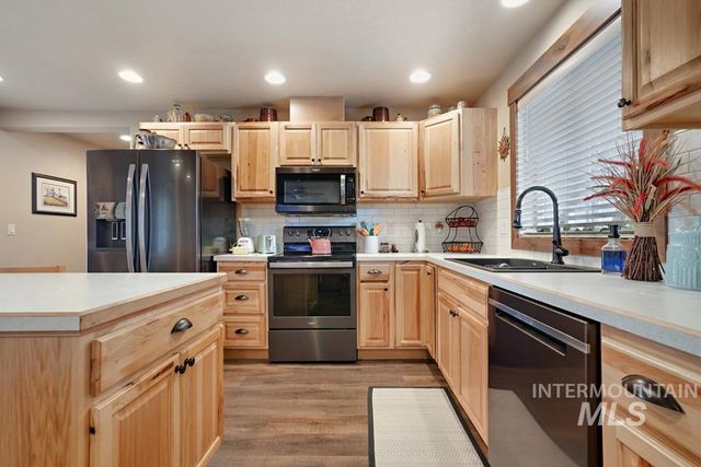 9339 Northview Rd, Middleton, ID 83644