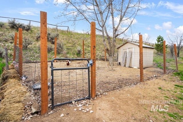 9339 Northview Rd, Middleton, ID 83644