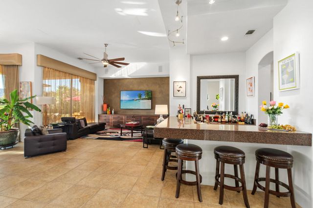 284 Loch Lomond Road, Rancho Mirage, CA 92270