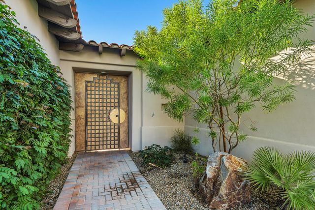 284 Loch Lomond Road, Rancho Mirage, CA 92270