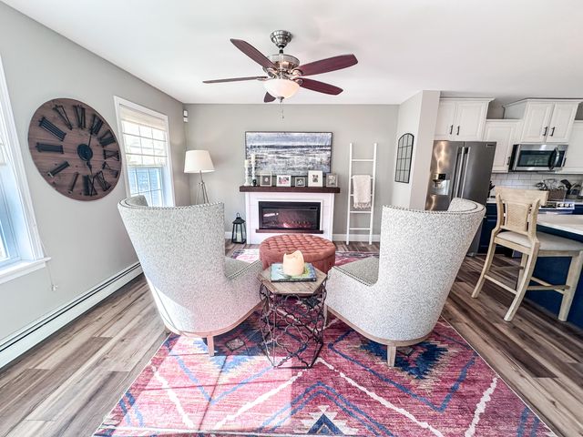 16 Huntington Avenue, Morrisonville, NY 12962