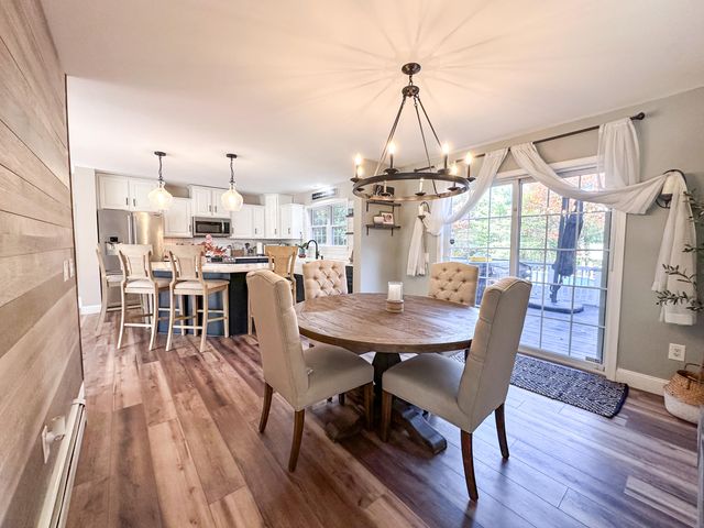 16 Huntington Avenue, Morrisonville, NY 12962