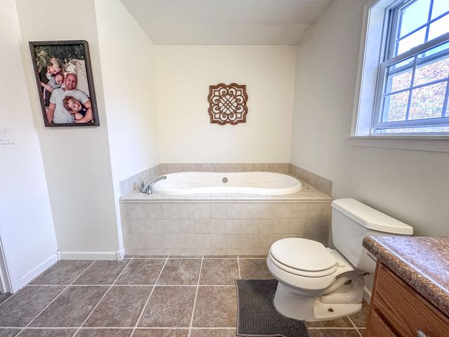 16 Huntington Avenue, Morrisonville, NY 12962