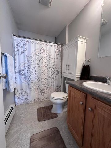 16 Huntington Avenue, Morrisonville, NY 12962