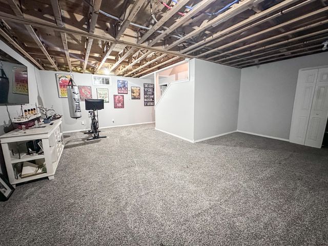 16 Huntington Avenue, Morrisonville, NY 12962