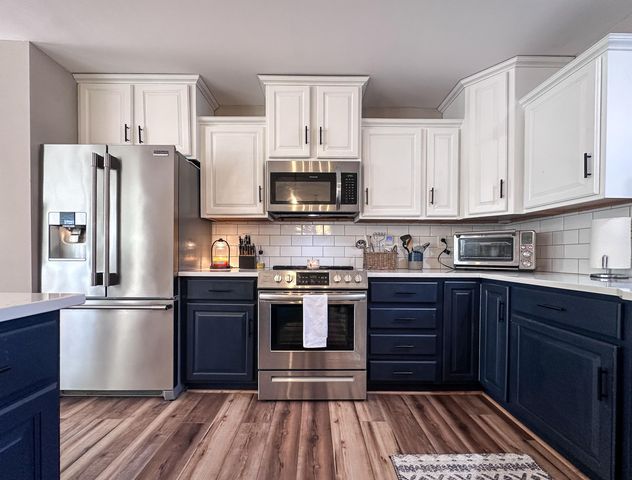 16 Huntington Avenue, Morrisonville, NY 12962