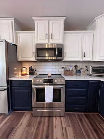 16 Huntington Avenue, Morrisonville, NY 12962