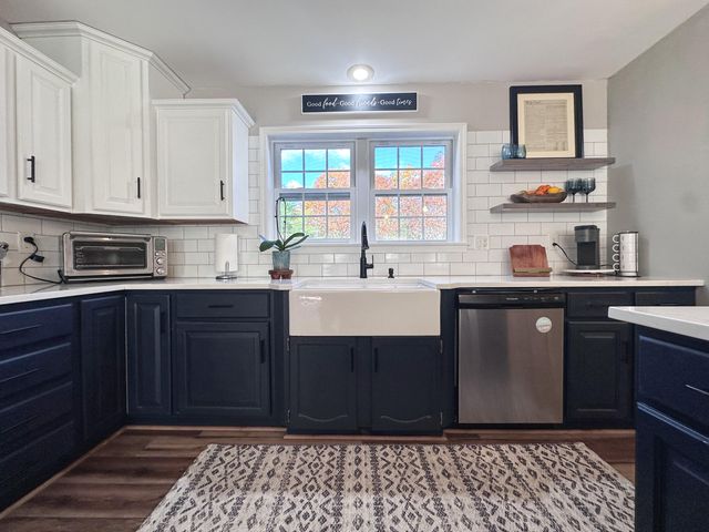 16 Huntington Avenue, Morrisonville, NY 12962