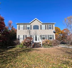 16 Huntington Avenue, Morrisonville, NY 12962