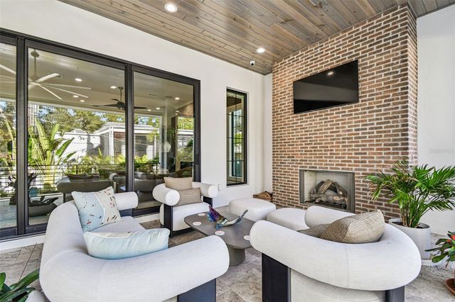 2915 W HARBOR VIEW AVENUE, Tampa, FL 33611