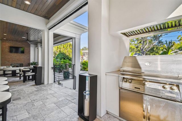 2915 W HARBOR VIEW AVENUE, Tampa, FL 33611