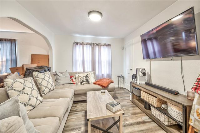 2532 W Paseo Boulevard, Kansas City, MO 64108