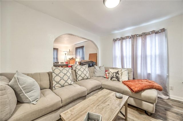 2532 W Paseo Boulevard, Kansas City, MO 64108