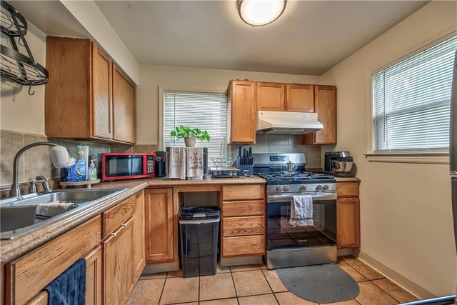 2532 W Paseo Boulevard, Kansas City, MO 64108