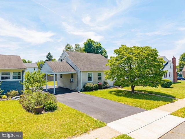 15 BRIGHTEN, Hamilton, NJ 08619