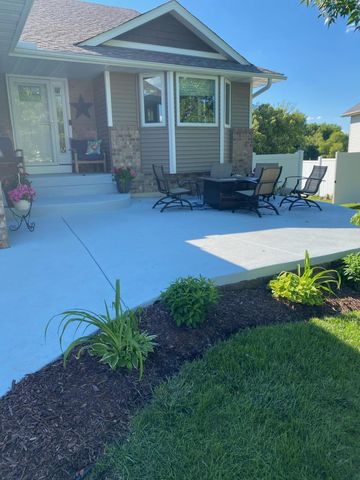 10282 Madison Street NE, Blaine, MN 55434