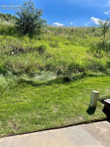1425 Vondelpark Drive, Colorado Springs, CO 80907