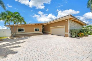 16 TREASURE LANE, Treasure Island, FL 33706