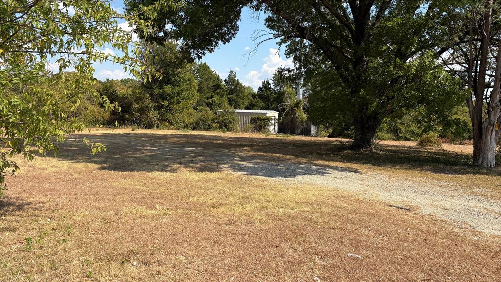 4560 N University Hills Boulevard, Lancaster, TX 75134