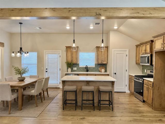 13305 SW 5th Street, Yukon, OK 73099