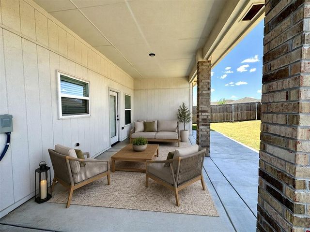 13305 SW 5th Street, Yukon, OK 73099