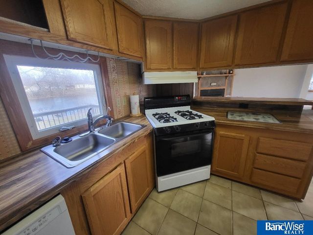 2220 W Laguna Road, Lincoln, NE 68522