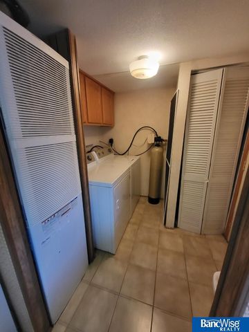 2220 W Laguna Road, Lincoln, NE 68522