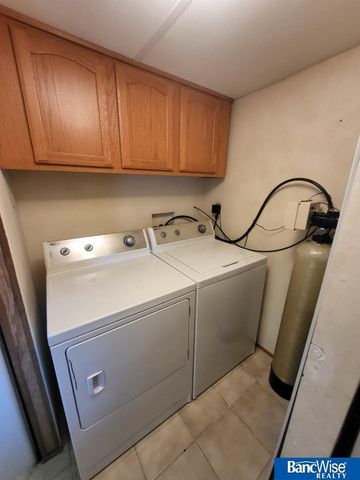 2220 W Laguna Road, Lincoln, NE 68522