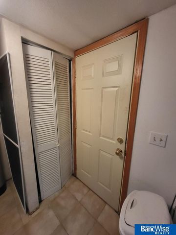 2220 W Laguna Road, Lincoln, NE 68522