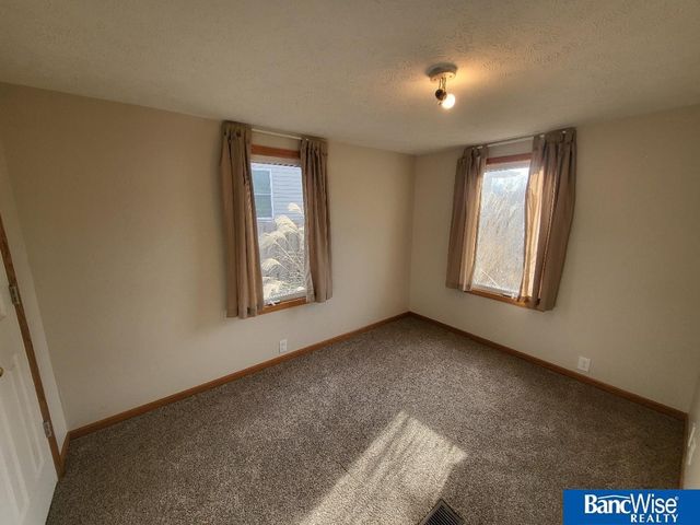 2220 W Laguna Road, Lincoln, NE 68522