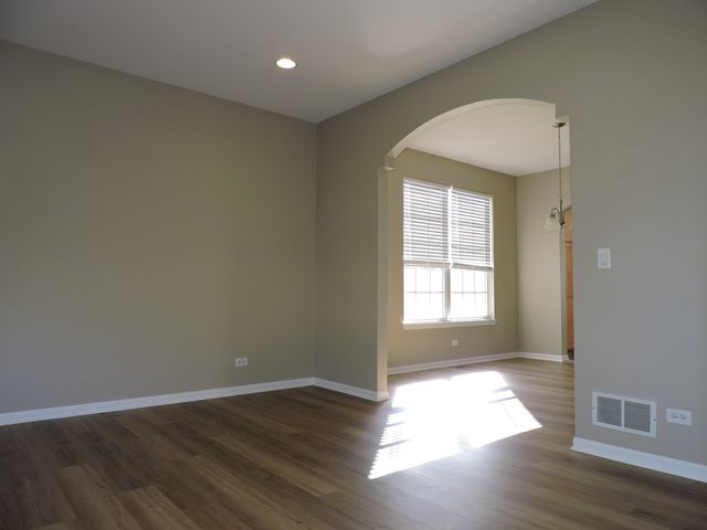 2906 Glenarye Drive, Lindenhurst, IL 60046