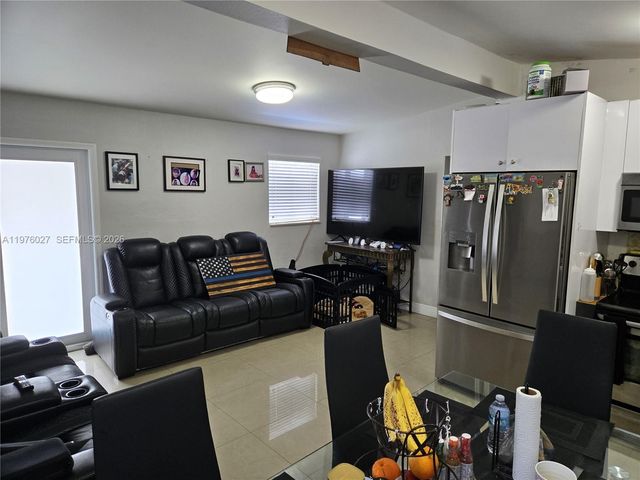 6744 SW 21st St, Miami, FL 33155